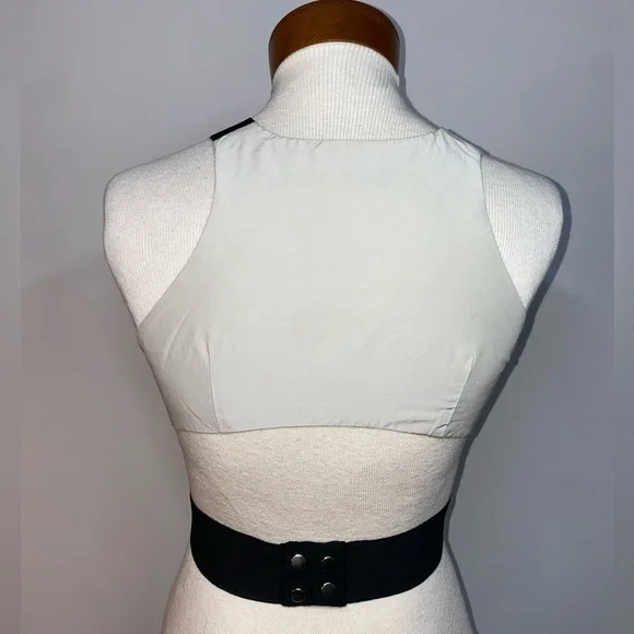Shakuhachi White and Black Crop Top - Picture 4 of 11